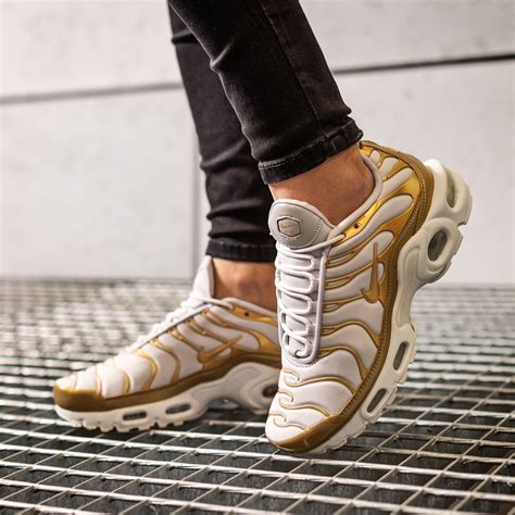 nike air max plus damen weiß gold|women's air max plus.